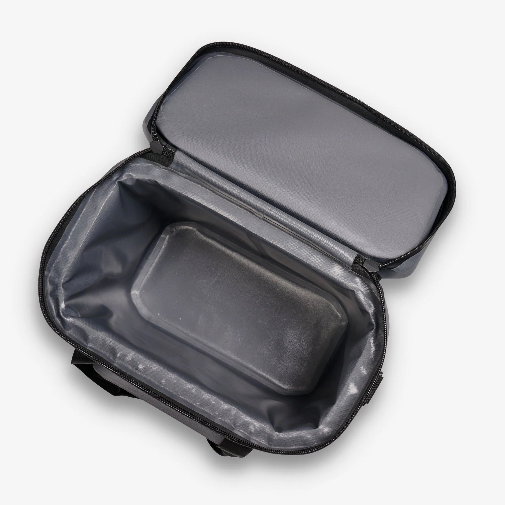 Igloo Durable Trailmate 30-Can Cooler Bag - Image 13