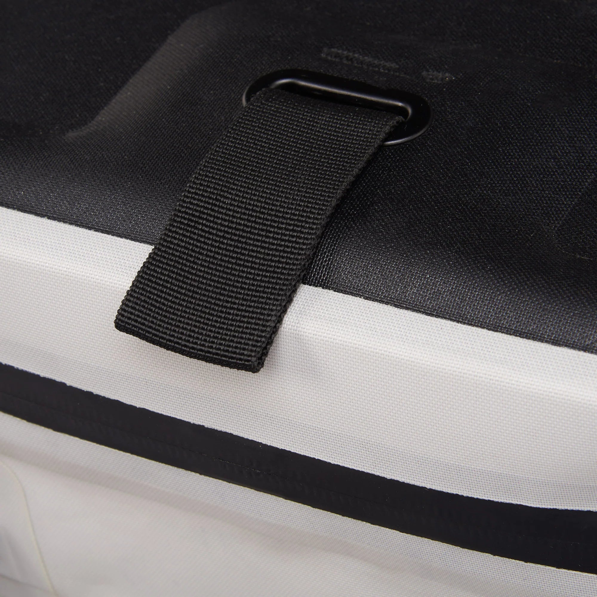 Igloo Durable Trailmate 18-Can Cooler Bag - Image 12